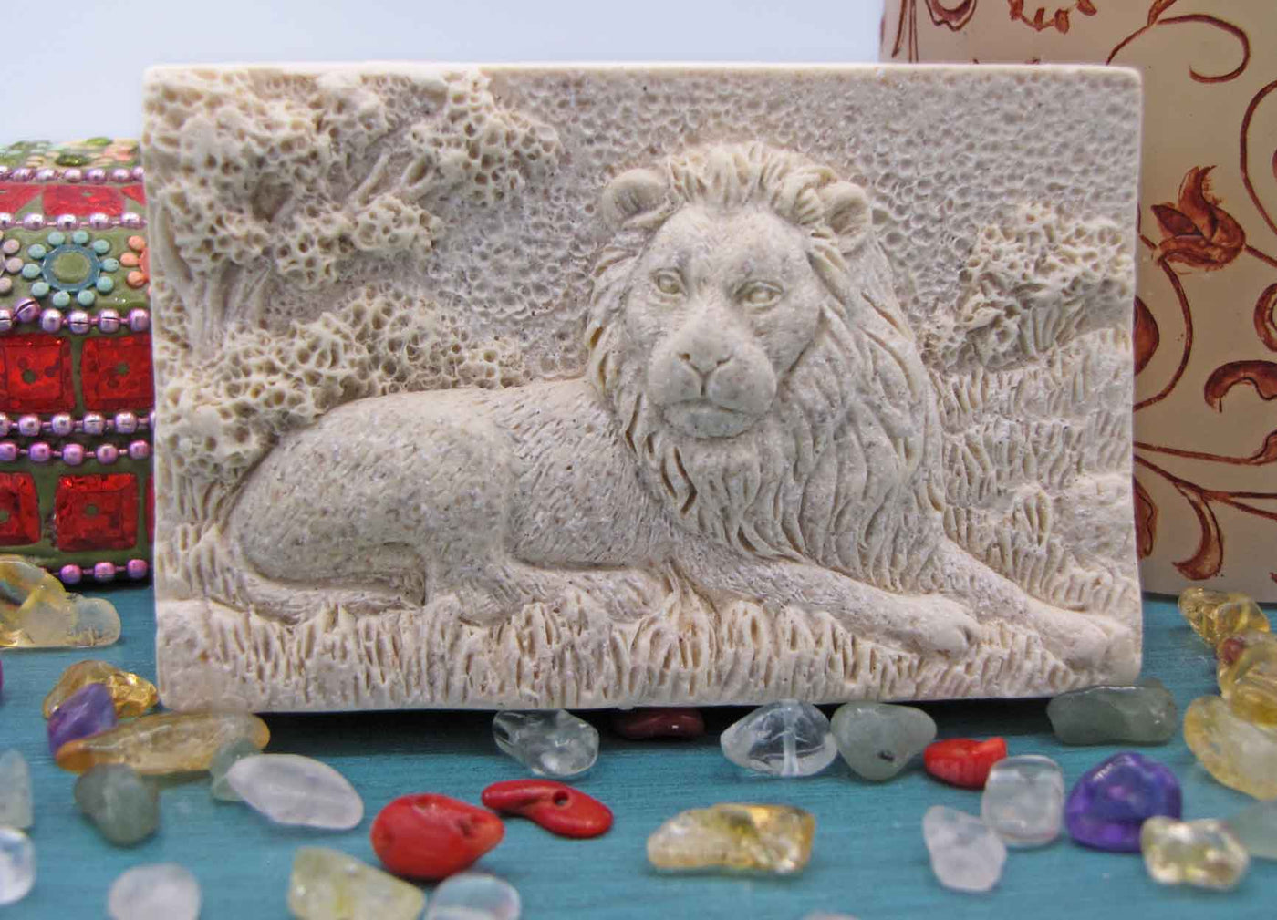 Lion in Natural Cream