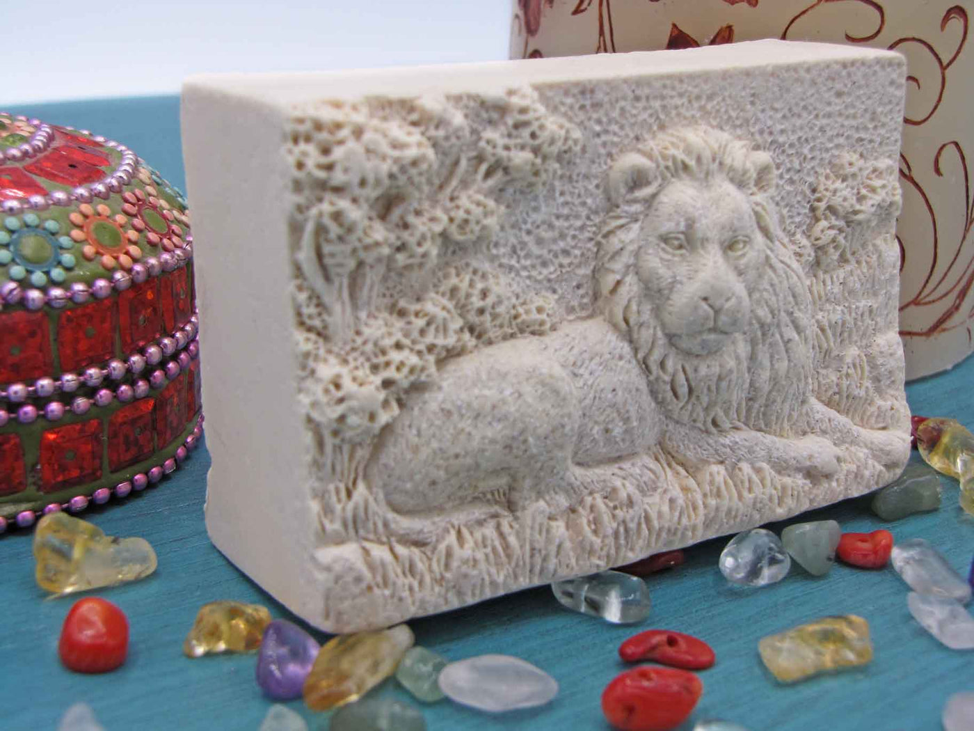 Lion in Natural Cream